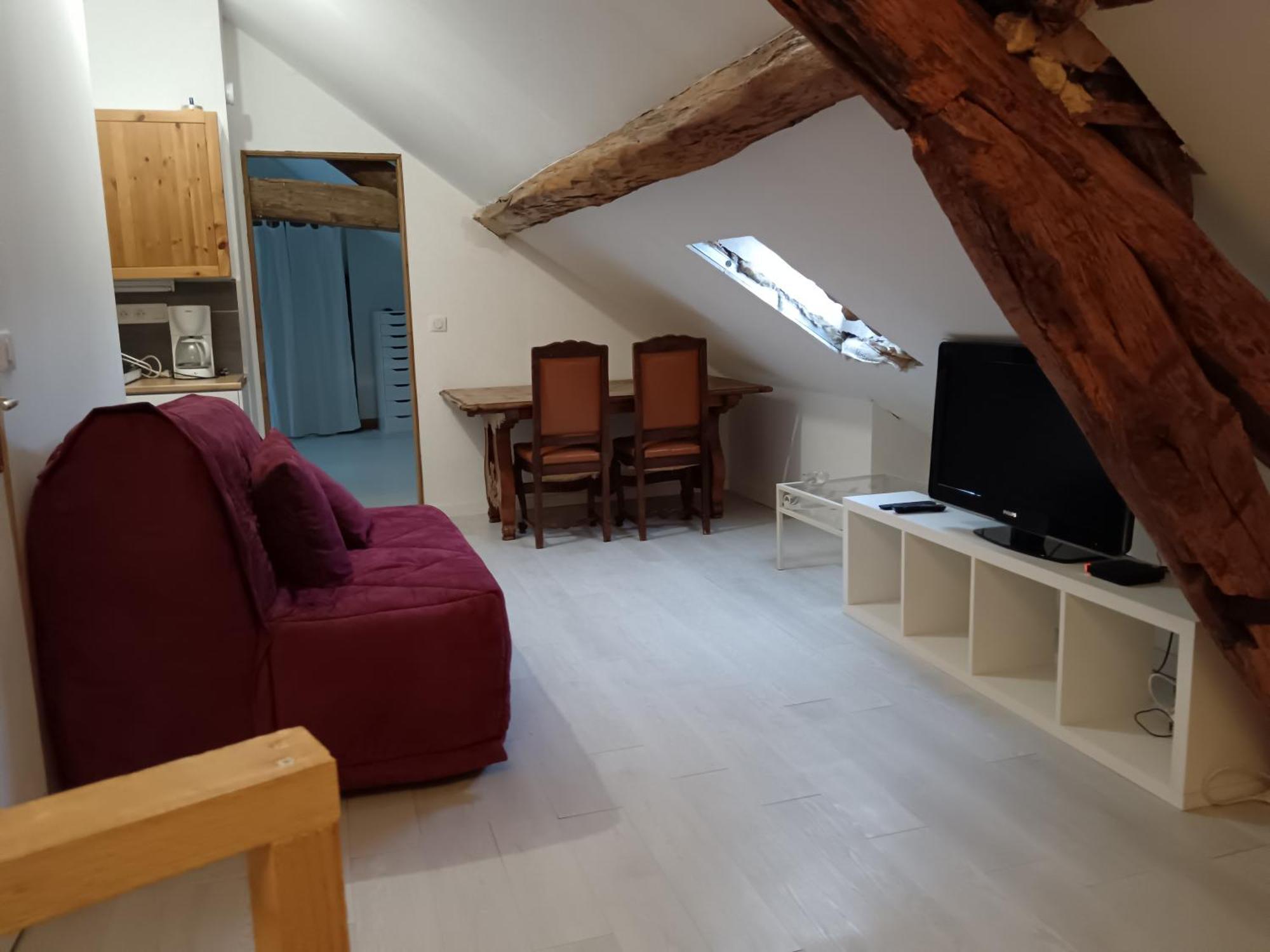 En Brie, Centre Ville, Superbe Apartment
